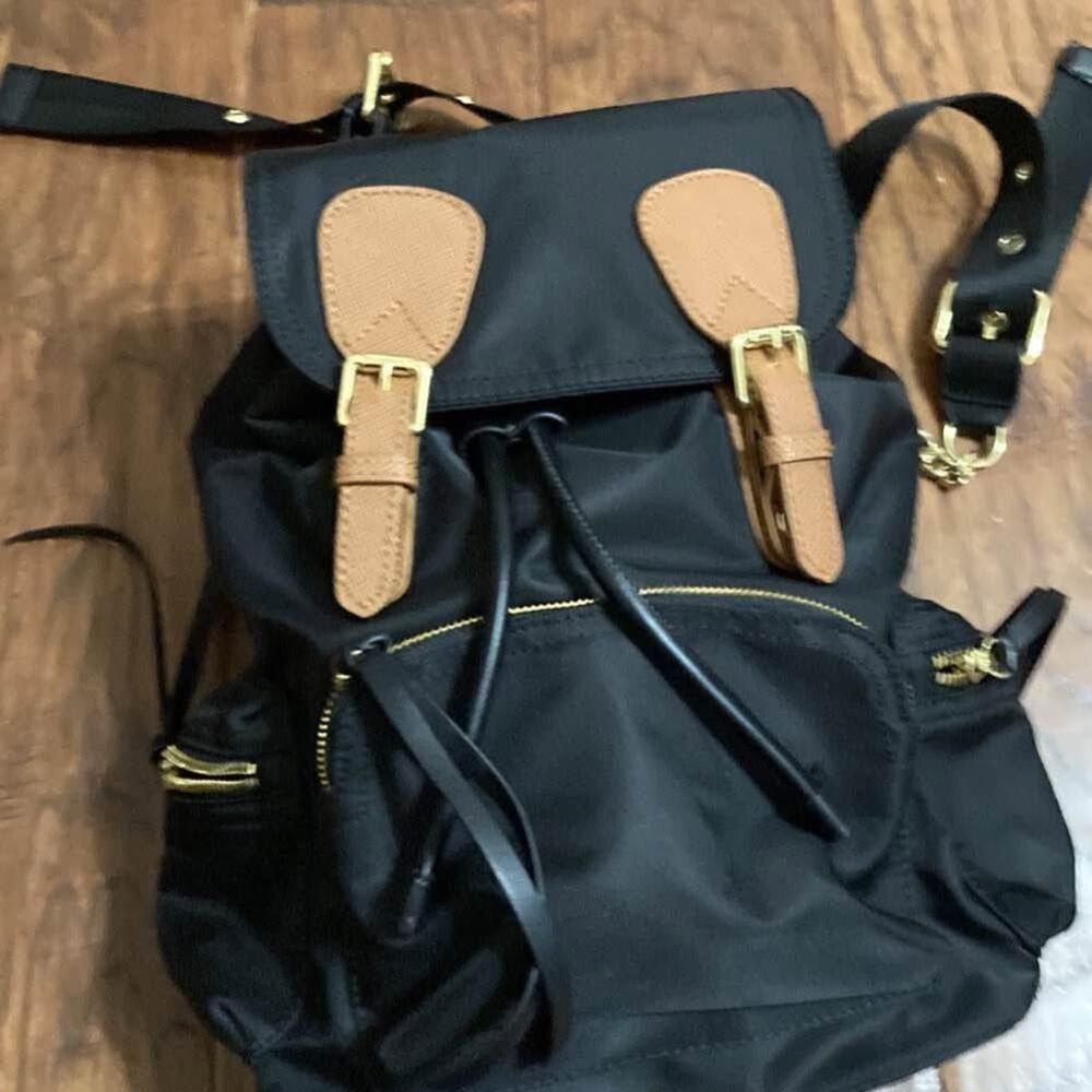 Cute backpack‎